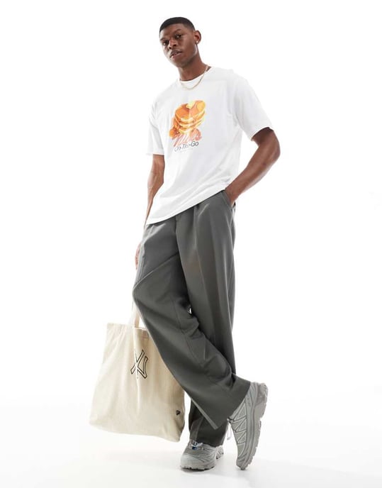 ONLY & SONS oversized t-shirt med pannkakstryck i vitt - Image 2