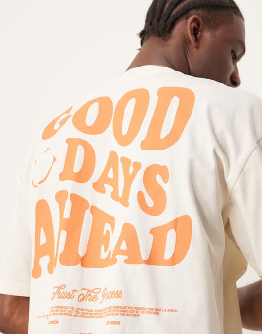 ASOS DESIGN oversized boxy t-shirt i off white med ryggtryck i off white - Image 4
