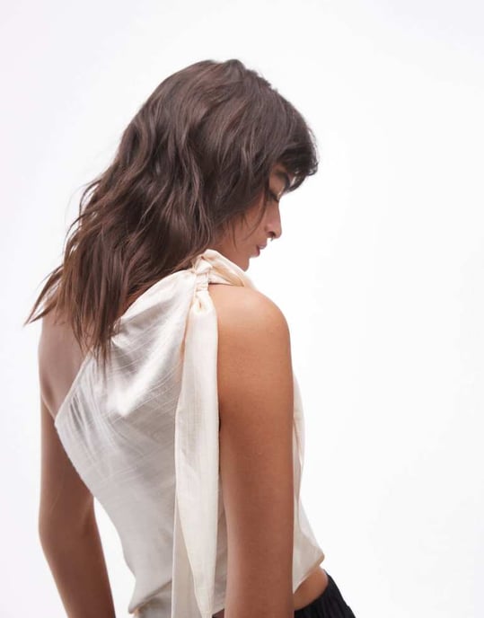 Topshop knyt topp med en axel i elfenben - Image 1