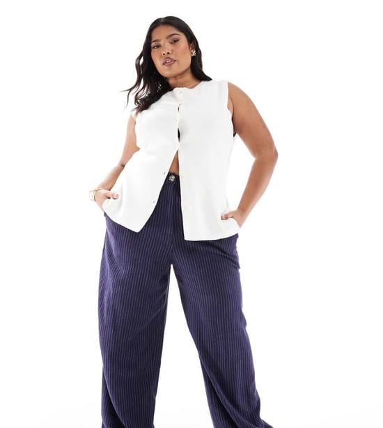 ASOS DESIGN Curve avslappnade raka byxor i lin med marinrandig mönster - Image 1