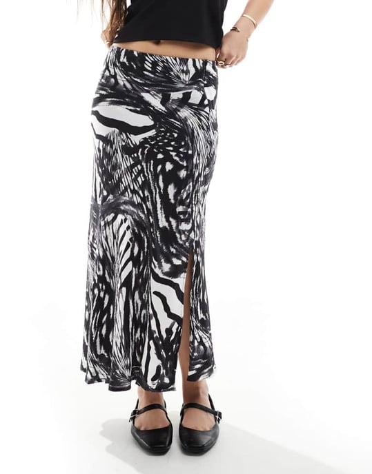 Vero Moda ankel längd slip kjol i abstrakt monoprint - Image 2