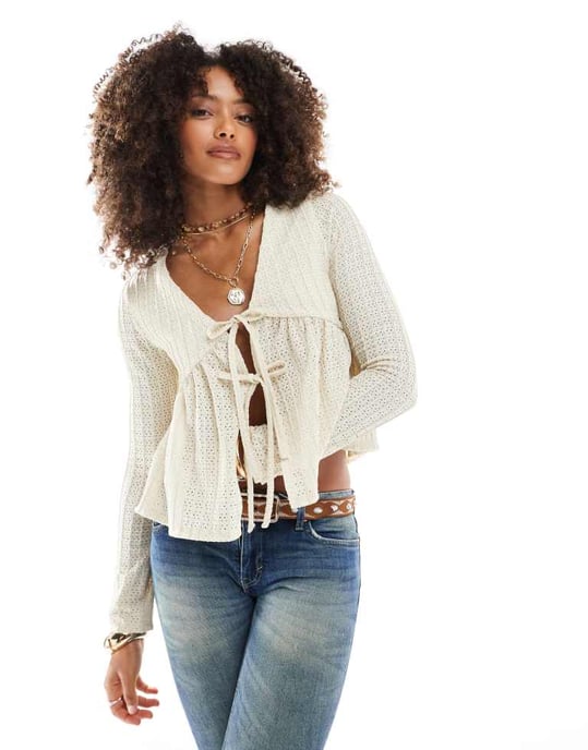 Miss Selfridge knytframs peplumtop i lång ärm i crème - Image 2
