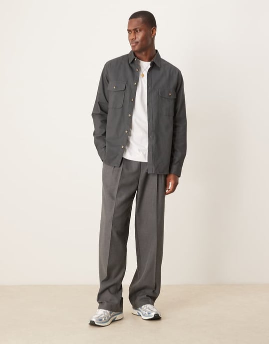 ASOS DESIGN boxy bomullsskjorta i mörkgrå - Image 2