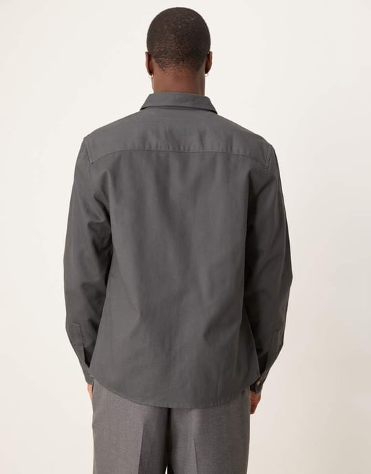 ASOS DESIGN boxy bomullsskjorta i mörkgrå - Image 3