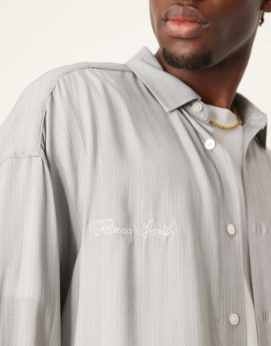 ASOS DESIGN oversized skjorta med broderi i grå rand - Image 3