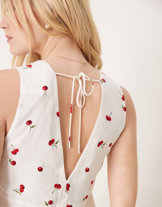 Abercrombie & Fitch plunge neck sleeveless top in cherry print - Image 2