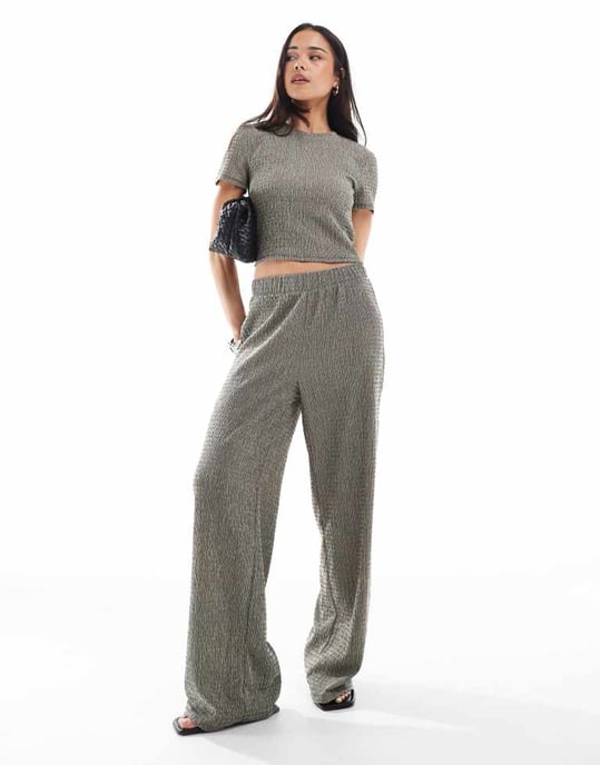 Vero Moda textured plisse baby tee co-ord in white and black spacedye - Image 2