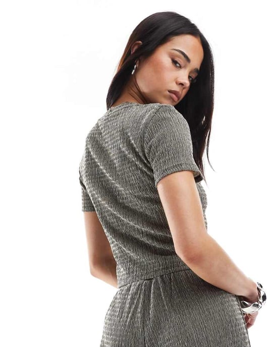 Vero Moda textured plisse baby tee co-ord in white and black spacedye - Image 4