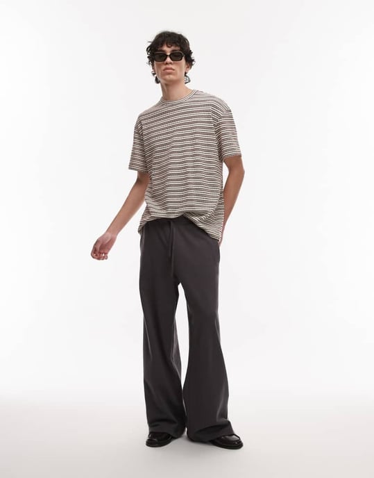 Topman avslappnad passform t-shirt med stickad rand i mörkröd - Image 2
