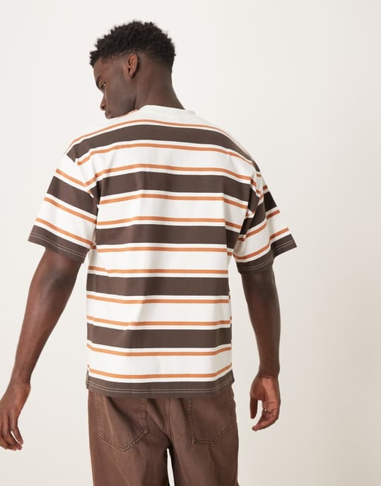 Utvald oversize tungviktig t-shirt i krämbrun rand. - Image 3