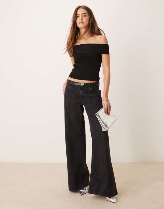Gina Tricot kompakt stickad topp med off shoulder-detalj i svart - Image 2