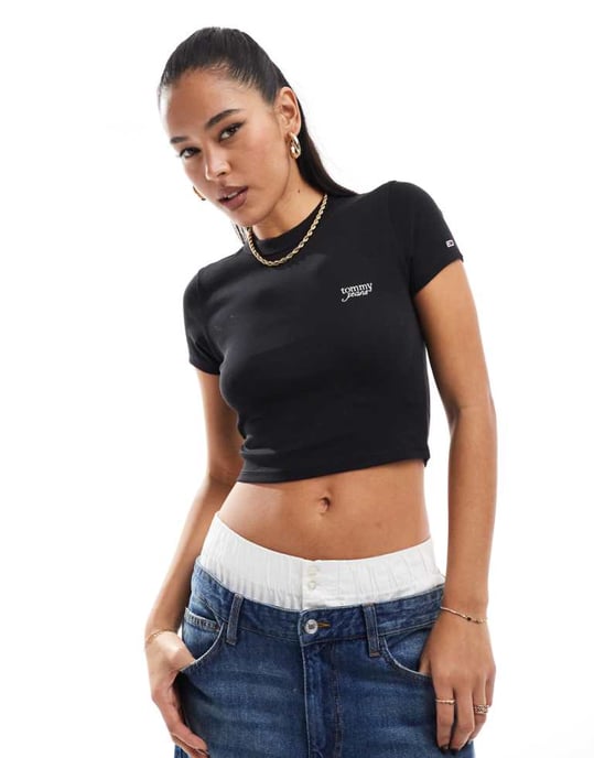 Tommy Jeans slim script t-shirt i svart - Image 1
