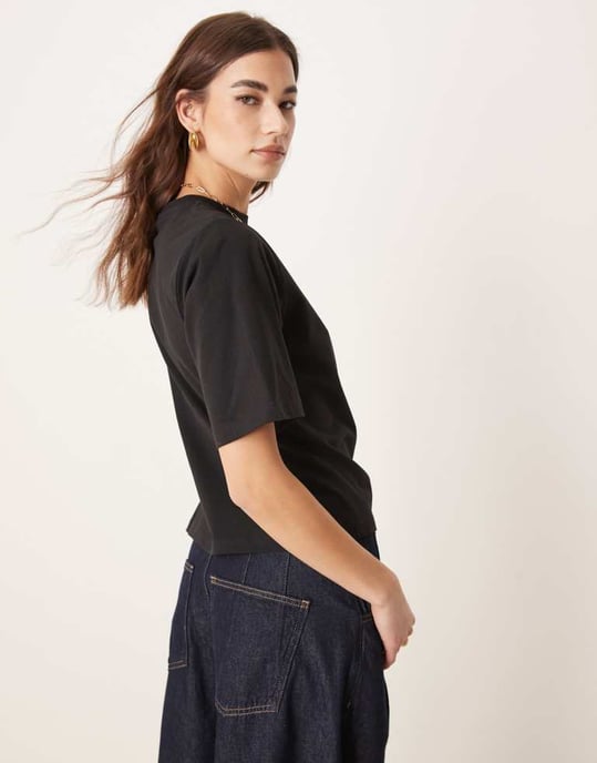 ASOS DESIGN oversize t-shirt med dragsko detalj i svart - Image 3