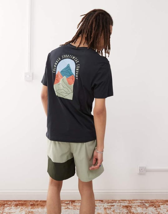 Columbia Cavalry Trail grafisk t-shirt i svart - Image 4