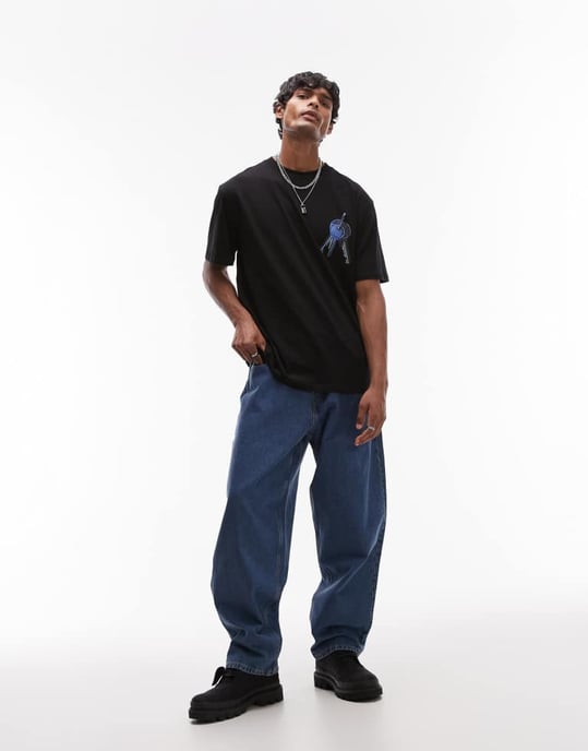 Topman avslappnad passform t-shirt med framsidan och baksidan nyckelapplikation i svart - Image 4