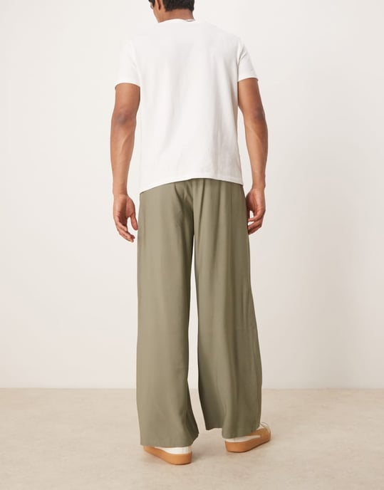 ASOS DESIGN loose leg smart trouser with double stitch down pleat in khaki - Image 3