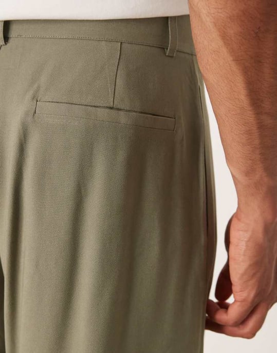 ASOS DESIGN loose leg smart trouser with double stitch down pleat in khaki - Image 4