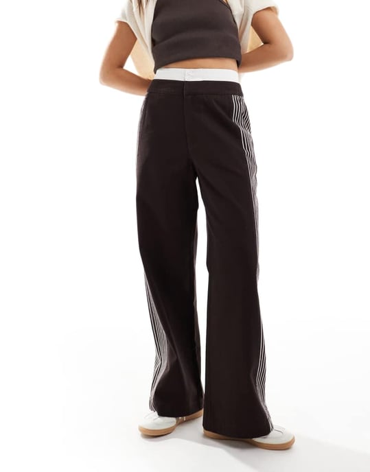 ASOS DESIGN tunnbyxor med dubbel midja i chokladrand - Image 4