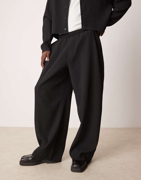 ASOS DESIGN matchande super baggy plisserade byxor med elastisk midja i svart - Image 2
