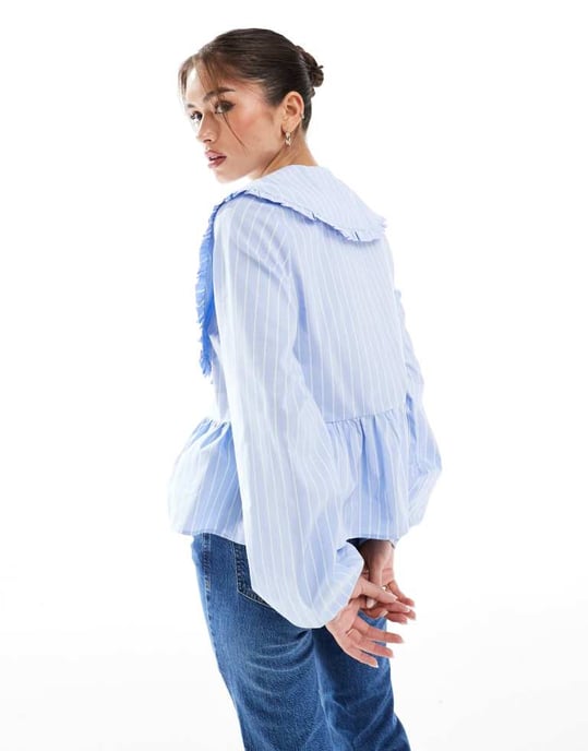 ASOS DESIGN oversized blus med volangkrage i blårandig - Image 4