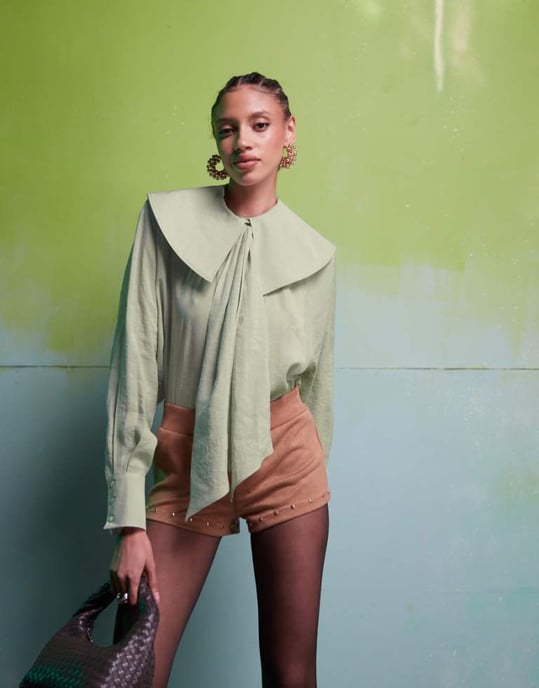 ASOS DESIGN oversized krageblus med nackband detalj i salviagrön - Image 1