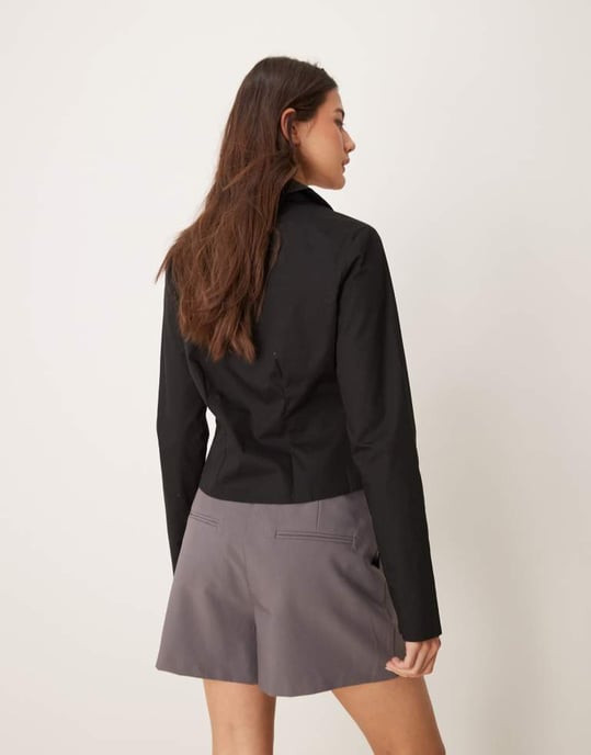 Miss Selfridge poplinfigurande skjorta i svart - Image 3