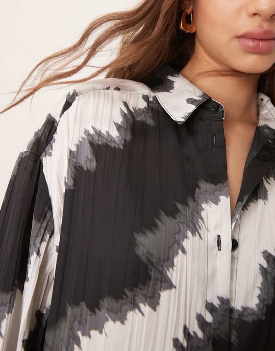 ASOS DESIGN plisse relaxed shirt co-ord in mono print - Image 3