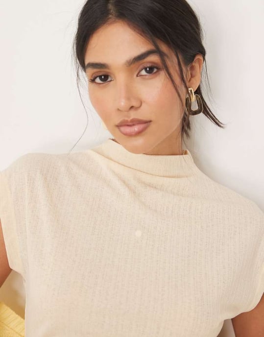 ASOS DESIGN dry handle rib grown on neck tee in cream - Image 2