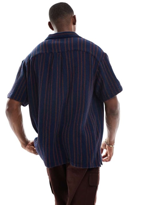 Wrangler Resort short sleeve relaxed woven stripe cotton dobby shirt in navy stripe - Image 3