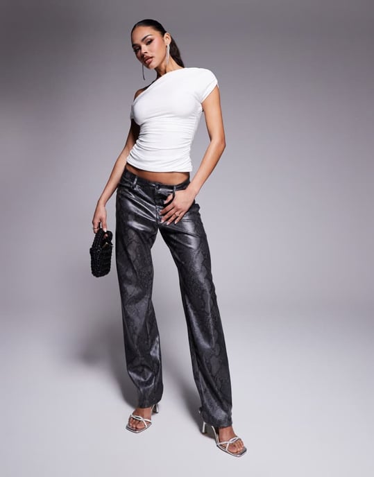 Kaiia exclusive double layered slinky drape off shoulder top in white - Image 2