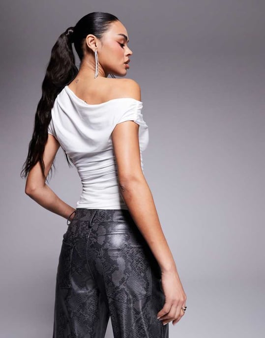 Kaiia exclusive double layered slinky drape off shoulder top in white - Image 3