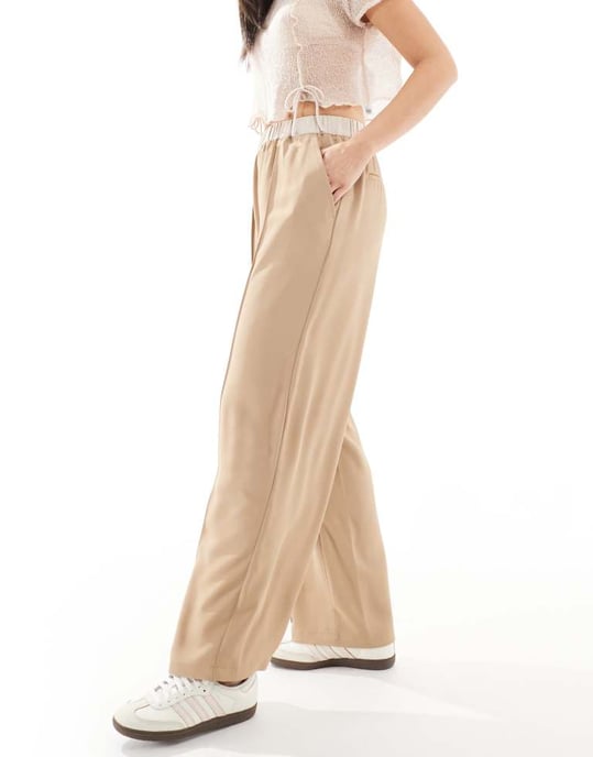 ASOS DESIGN cropped byxor med resårlinning och kontrasterande midja i kamel - Image 2