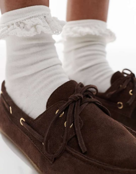 schuh Lyanna boat shoes in brown suede - Image 3