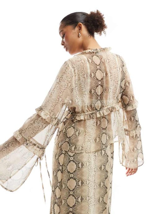 ASOS DESIGN chiffongblus med volangdetalj i ormtryck - Image 3