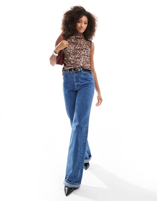 ASOS DESIGN sammet leopardtryck rynkad side tank i brun - Image 2
