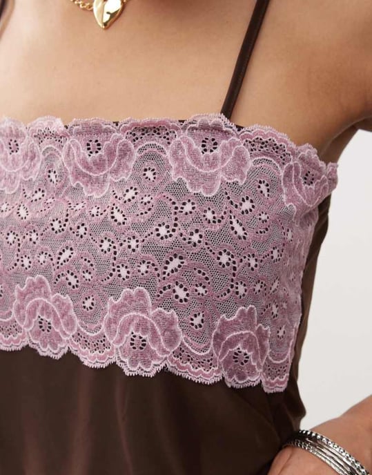 COLLUSION fyrkantig halslinne med band i brun mesh med rosa spets - Image 2