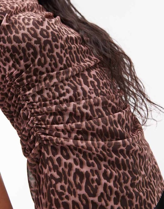 & Other Stories nätblus med draperingsdetalj i leopardmönster - Image 3
