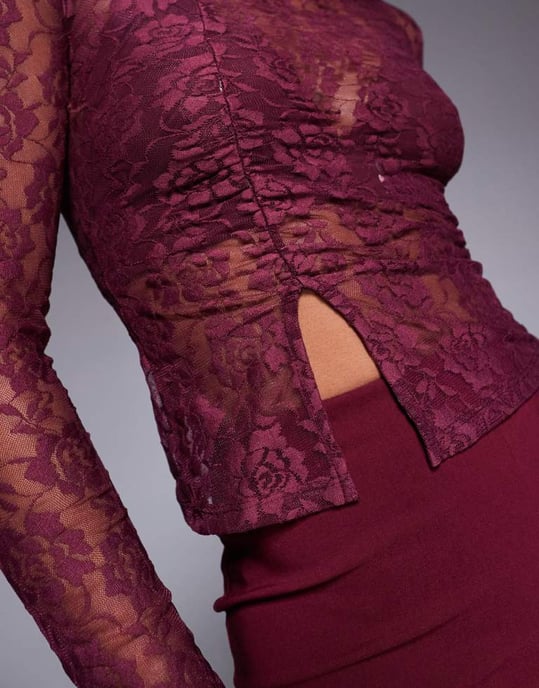 ASOS DESIGN genomskinlig spets asymmetrisk topp i vinröd - Image 4