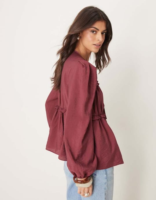 ASOS DESIGN topp med knytning och rynkdetaljer i bourgogne - Image 3