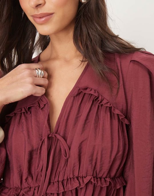 ASOS DESIGN topp med knytning och rynkdetaljer i bourgogne - Image 4