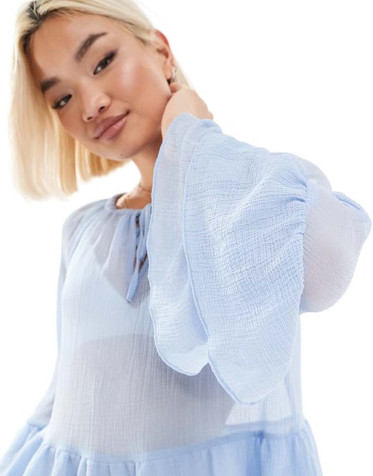 Pieces genomskinlig blus med volangdetaljer i boho-stil i ljusblått - Image 4