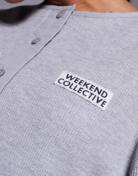 Weekend Collective koord våfflad knapp topp med nylon i gråmelerad - Image 3