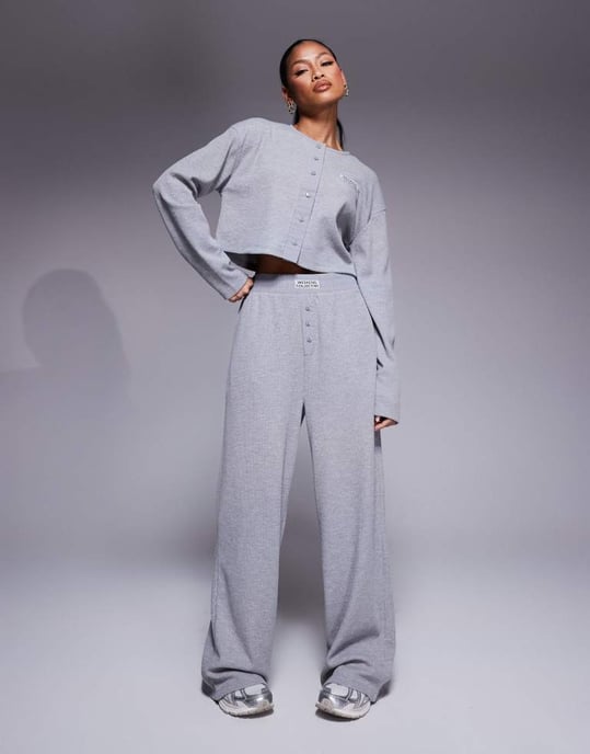 Weekend Collective koord våfflad knapp topp med nylon i gråmelerad - Image 4