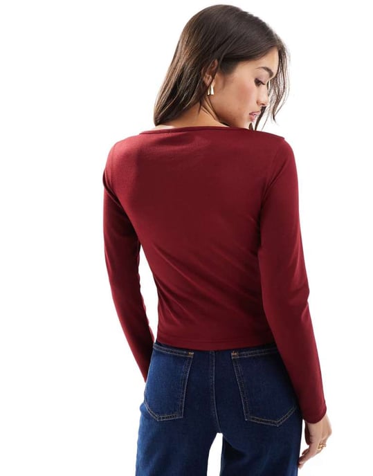 ASOS DESIGN tunn mesh henley långärmad topp i vinröd - Image 3