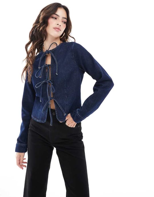 ASOS DESIGN denim långärmad topp med knyt framtill i indigo - Image 1