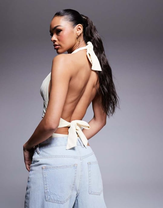ASOS DESIGN polyamid djupt halterneck bodysuit i smörgul - GUL - Image 3