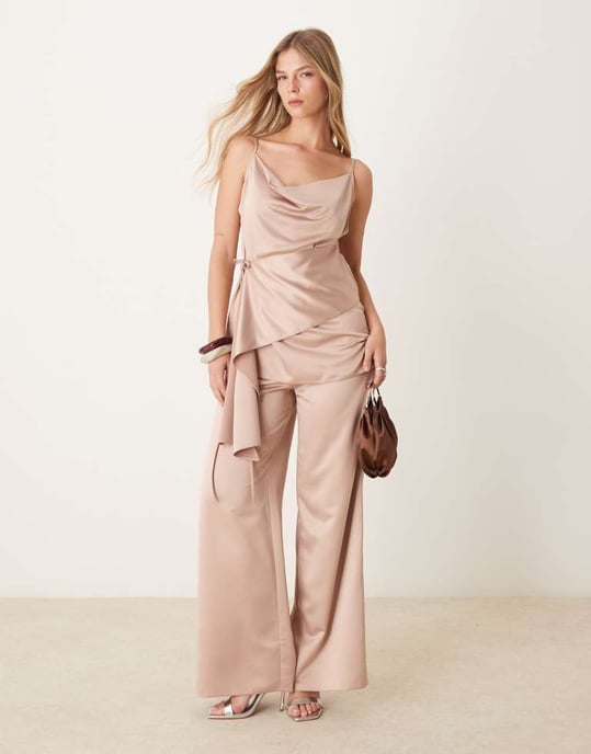 ASOS DESIGN satin omslagsöverdel i ljusrosa - Image 4