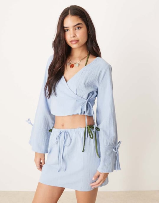 ASOS DESIGN Fern omslagsbikinitopp i isblå - Image 1