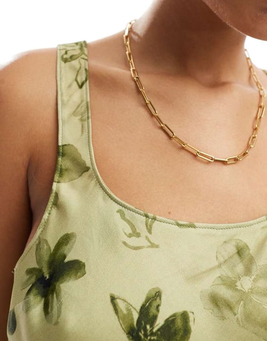 ASOS DESIGN scoop neck snedskuren topp i gröna blommor - Image 2