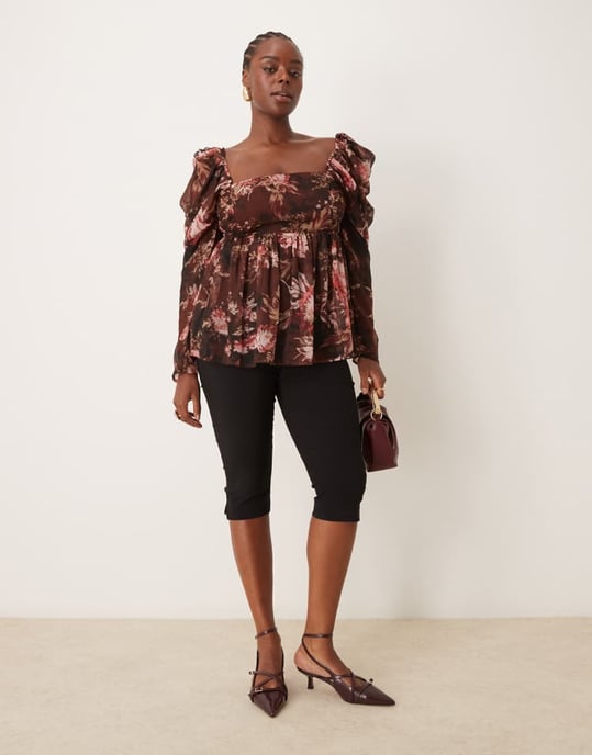 ASOS DESIGN Curve fyrkantig halsringning lös chiffong långärmad topp med blommönster - Image 4